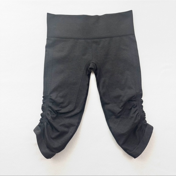 Lululemon Dark Gray in The Flow Crop Scrunch Midrise Compression Capri Leggings - Picture 5 of 16